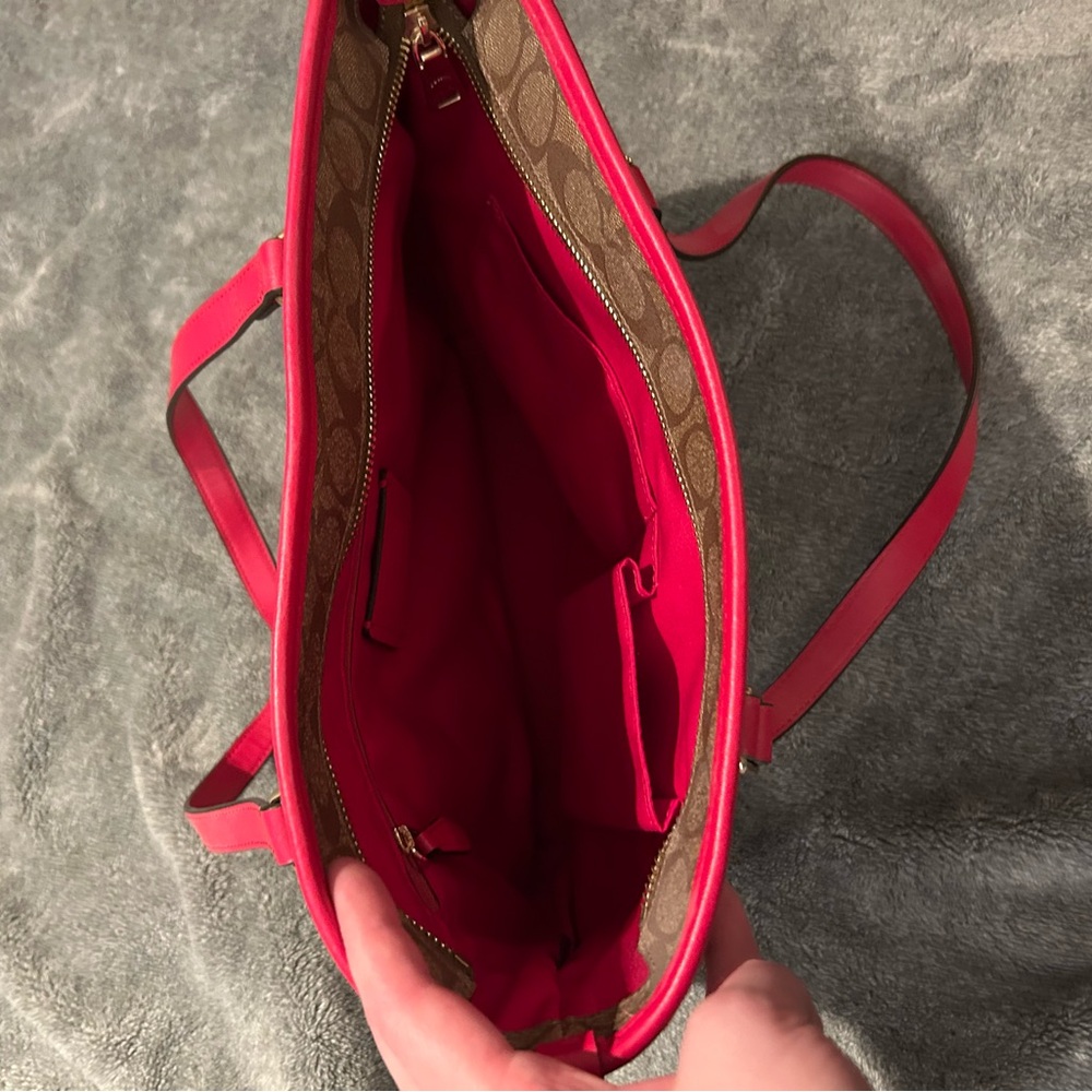 Coach Handbag - Picture 3 of 4